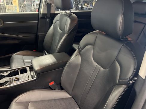 Certified 2023 Kia Sorento S image 5