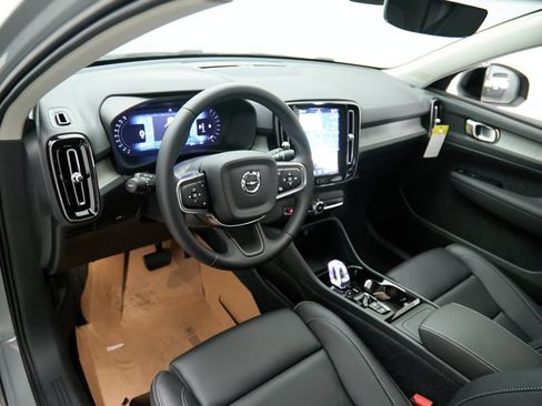 New 2026 Volvo XC40 B5 Plus w/ Protection Package Premier AWD/4WD image 12