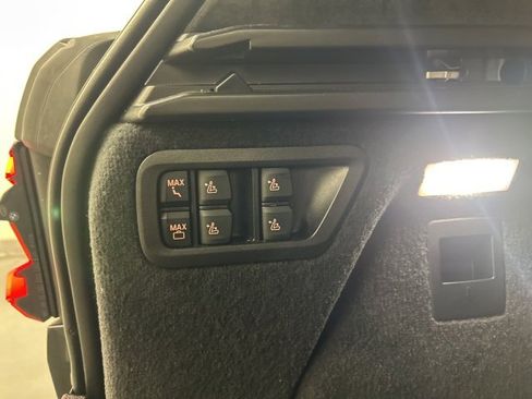 Used 2024 BMW X7 xDrive40i w/ M Sport Package image 30