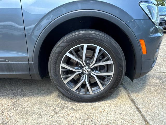 Used 2019 Volkswagen Tiguan SEL R-Line AWD/4WD image 33