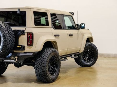 Used 2025 Ford Bronco Badlands image 33