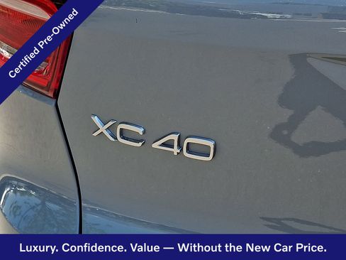 Certified 2025 Volvo XC40 B5 Core AWD/4WD image 31