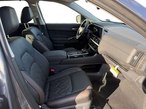 New 2026 Nissan Pathfinder Platinum w/ Cargo Package image 11