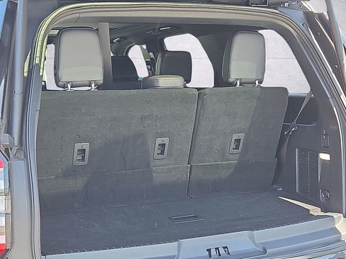 Used 2023 Ford Expedition Limited AWD/4WD image 9
