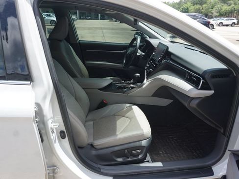 Used 2023 Toyota Camry XSE FWD image 17