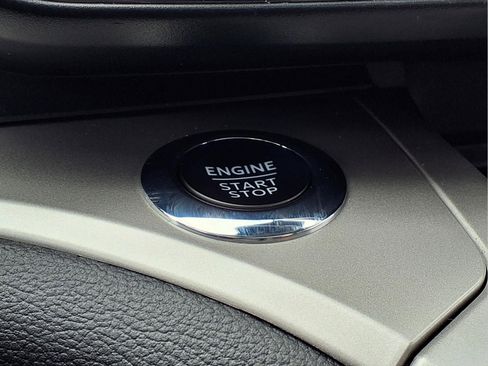 Used 2023 Ford Explorer XLT w/ Equipment Group 202A image 23