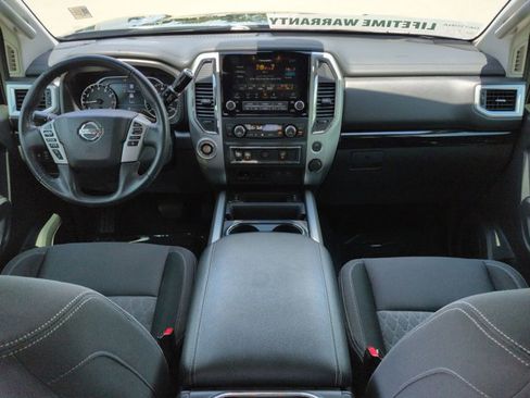 Used 2021 Nissan Titan SV w/ SV Convenience Package RWD image 17
