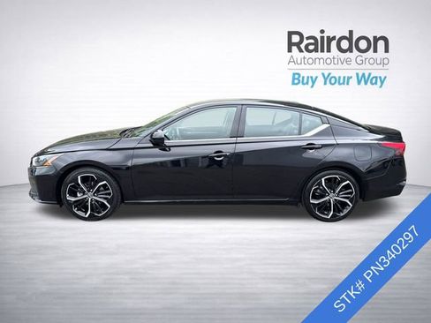 Used 2023 Nissan Altima 2.5 SR FWD image 4