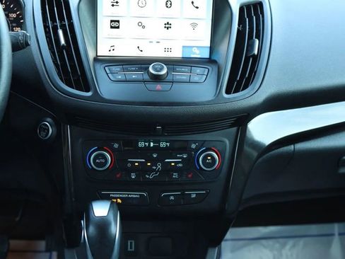 Used 2019 Ford Escape SE image 36