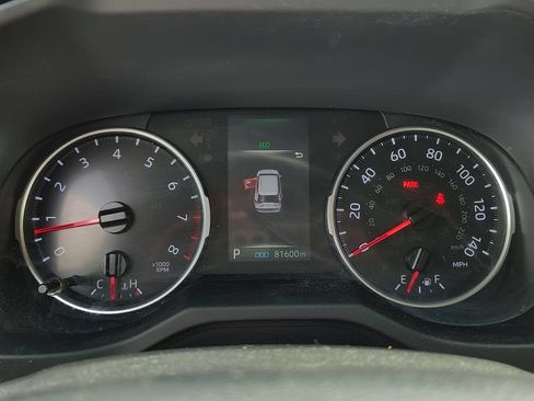 Used 2019 Toyota RAV4 LE w/ Carpet Mat Package FWD image 13