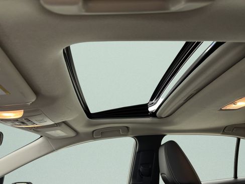 Used 2022 Toyota Corolla XLE FWD image 13