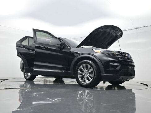 Used 2022 Ford Explorer XLT w/ Equipment Group 202A RWD image 30