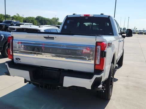 Used 2024 Ford F250 Platinum AWD/4WD image 2