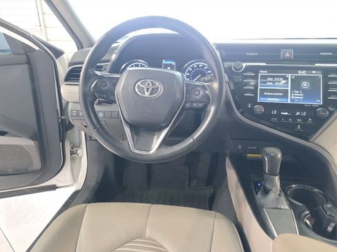Used 2019 Toyota Camry SE w/ Audio Package FWD image 16