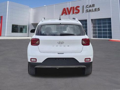 Used 2025 Hyundai Venue SEL FWD image 7