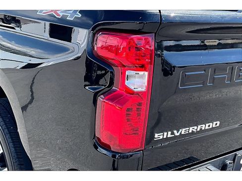 Used 2024 Chevrolet Silverado 1500 LT AWD/4WD image 22