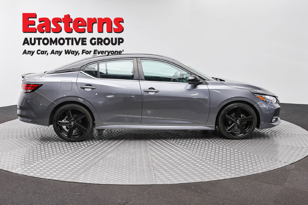 Used 2023 Nissan Sentra SR w/ Midnight Edition Package FWD image 5