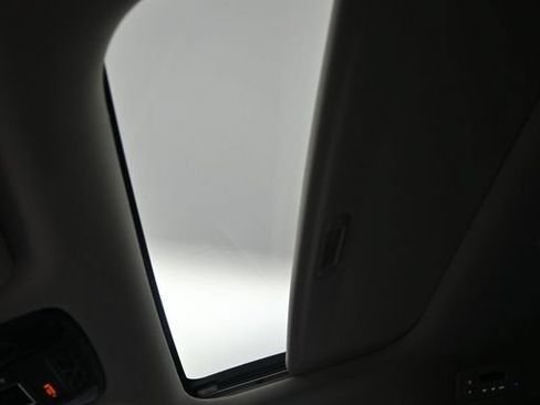 New 2026 Kia Carnival SX w/ SX Dark Edition Package FWD image 18