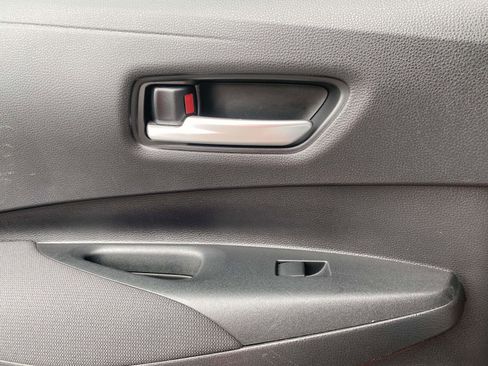 Used 2020 Toyota Corolla LE image 13