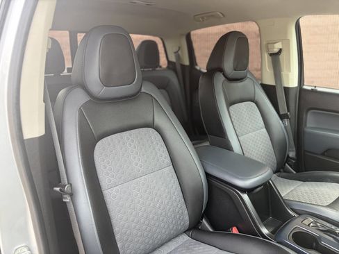 Used 2017 Chevrolet Colorado Z71 AWD/4WD image 14