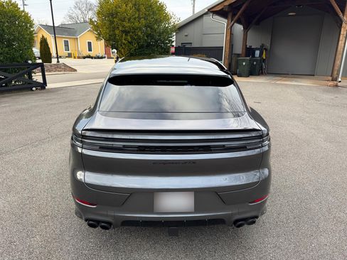Used 2025 Porsche Cayenne GTS AWD/4WD image 7