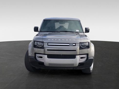 Used 2024 Land Rover Defender 110 SE image 2