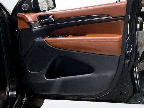 Used 2021 Jeep Grand Cherokee Overland image 28