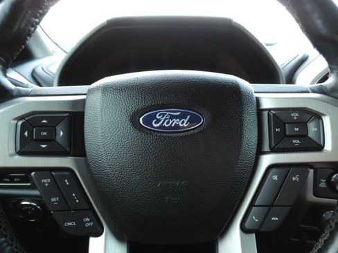Used 2018 Ford F150 Platinum w/ Equipment Group 701A Luxury AWD/4WD image 32