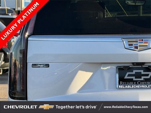 Used 2021 Cadillac Escalade Premium Luxury Platinum image 9