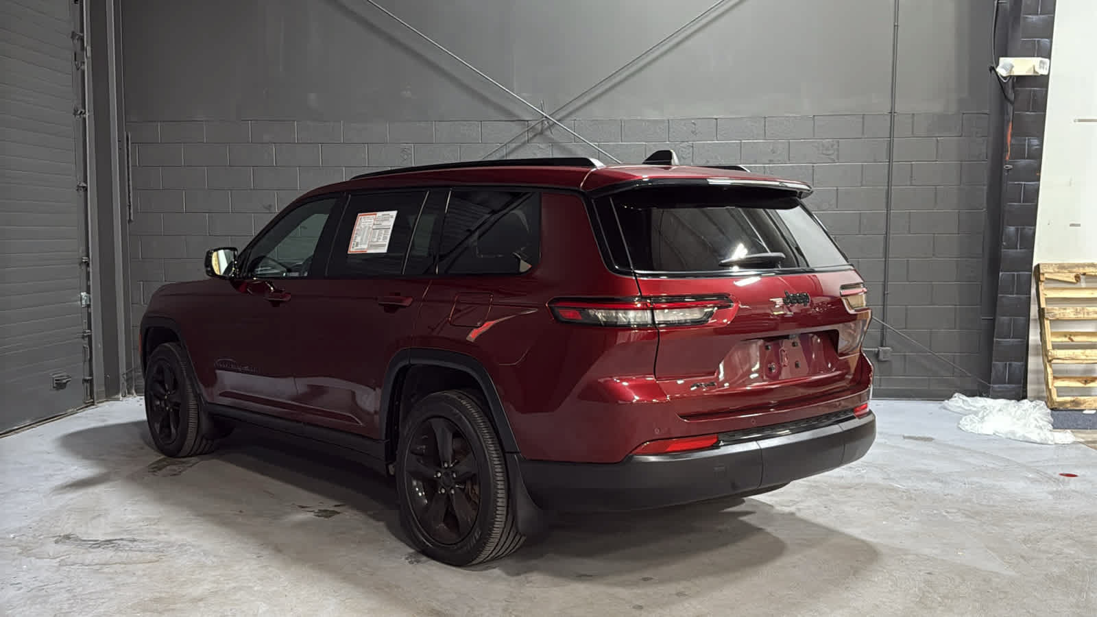 Used 2023 Jeep Grand Cherokee L Laredo AWD/4WD image 4