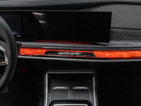 Used 2023 BMW i7 xDrive60 image 33