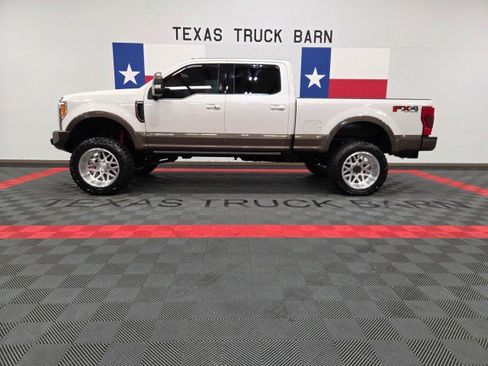 Used 2017 Ford F250 King Ranch w/ King Ranch Ultimate Package AWD/4WD image 1