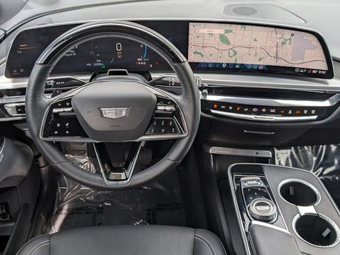 Certified 2024 Cadillac Lyriq Luxury AWD/4WD image 19