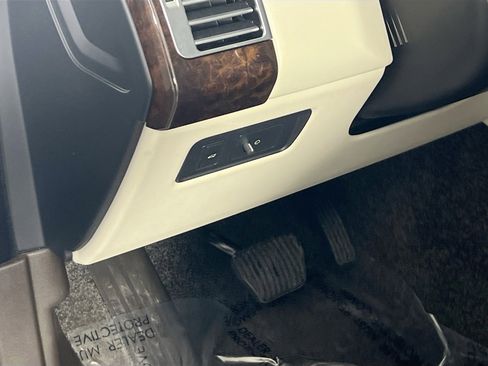 Used 2020 Land Rover Range Rover HSE image 10