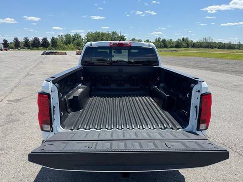 Used 2023 Chevrolet Colorado LT w/ LT Convenience Package II AWD/4WD image 19