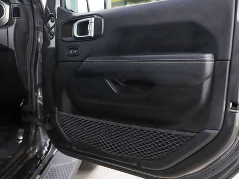 Used 2022 Jeep Wrangler Unlimited Sahara w/ LED Lighting Group image 9