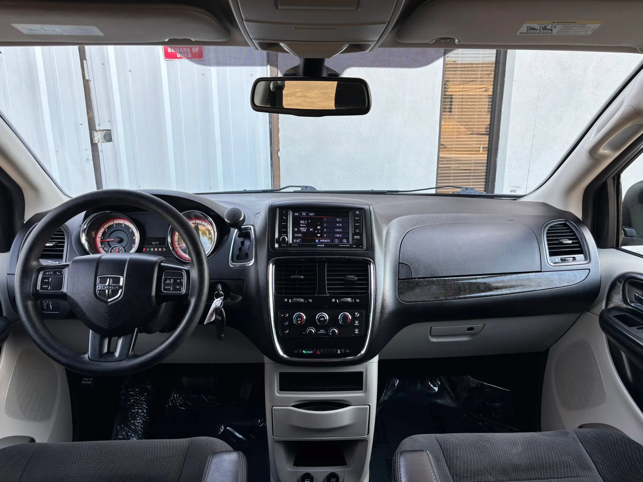 Used 2019 Dodge Grand Caravan SE w/ UConnect Hands-Free Group FWD image 16