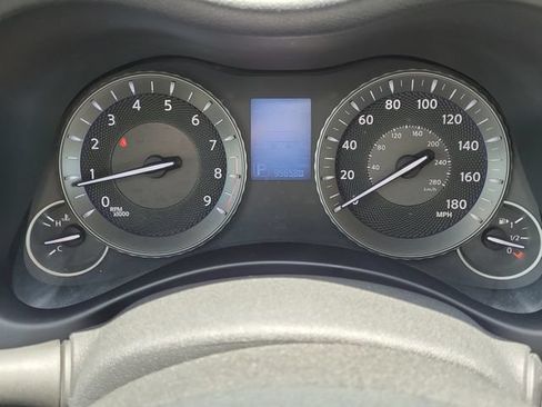 Used 2016 INFINITI Q70 3.7 RWD image 18