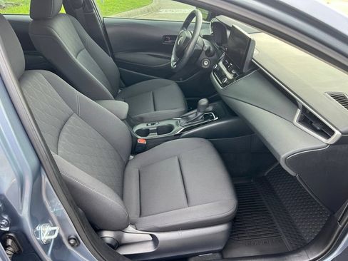 Used 2025 Toyota Corolla LE FWD image 12