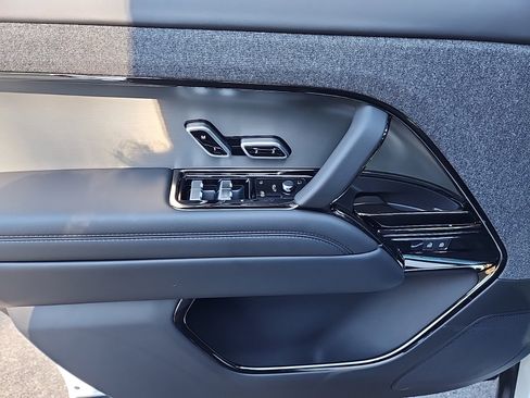 Certified 2025 Land Rover Range Rover Sport S image 24