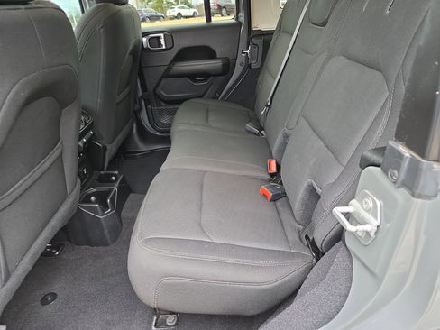 Used 2020 Jeep Wrangler Unlimited Sahara w/ Cold Weather Group image 8