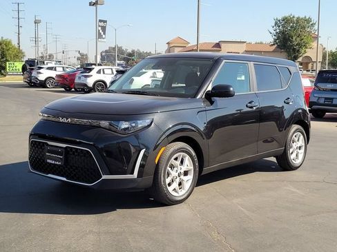 Certified 2025 Kia Soul LX w/ LX Technology Package FWD image 10
