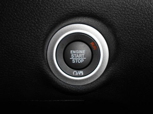 New 2026 Chrysler Pacifica Select image 24