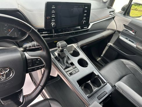 Used 2021 Toyota Sienna XSE w/ XSE Plus Package AWD/4WD image 24