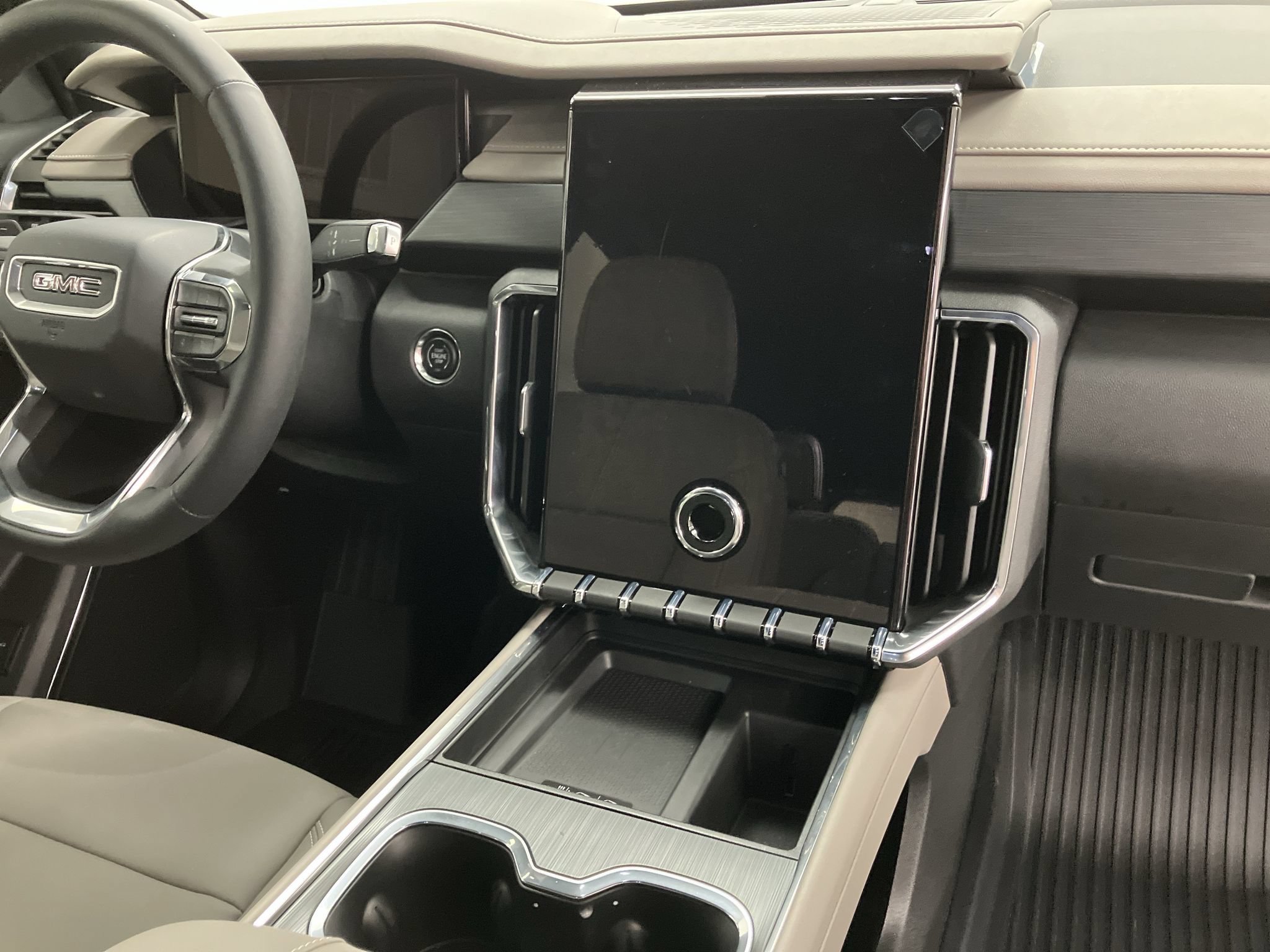 Used 2026 GMC Acadia Elevation w/ Elevation Premium Package AWD/4WD image 13