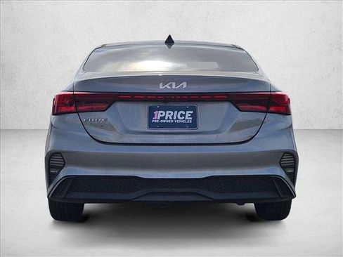 Used 2022 Kia Forte LXS image 6