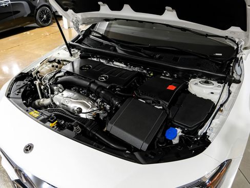 Used 2023 Mercedes-Benz CLA 250 4MATIC image 46