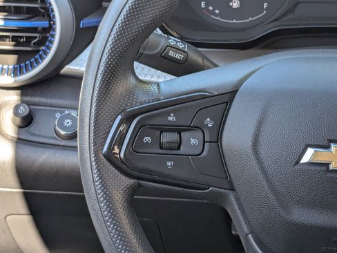 Used 2024 Chevrolet Trax LS image 17