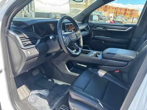 Used 2025 GMC Acadia Elevation w/ Elevation Premium Package AWD/4WD image 14