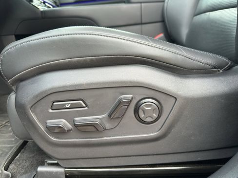 Used 2025 Hyundai Santa Fe Calligraphy image 12